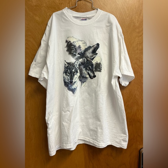 Hanes 100% cotton pre-shrunk men’s extra large white T-shirt with wolves - Picture 1 of 11
